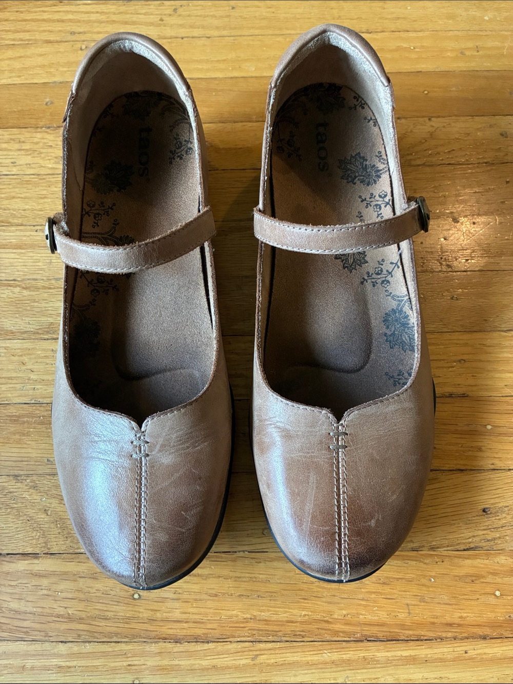 Taos Footwear Women's Mary Jane Shoes in Tan/Nude